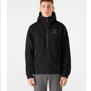 Practically New Men’s Arc’Teryx Beta Jacket